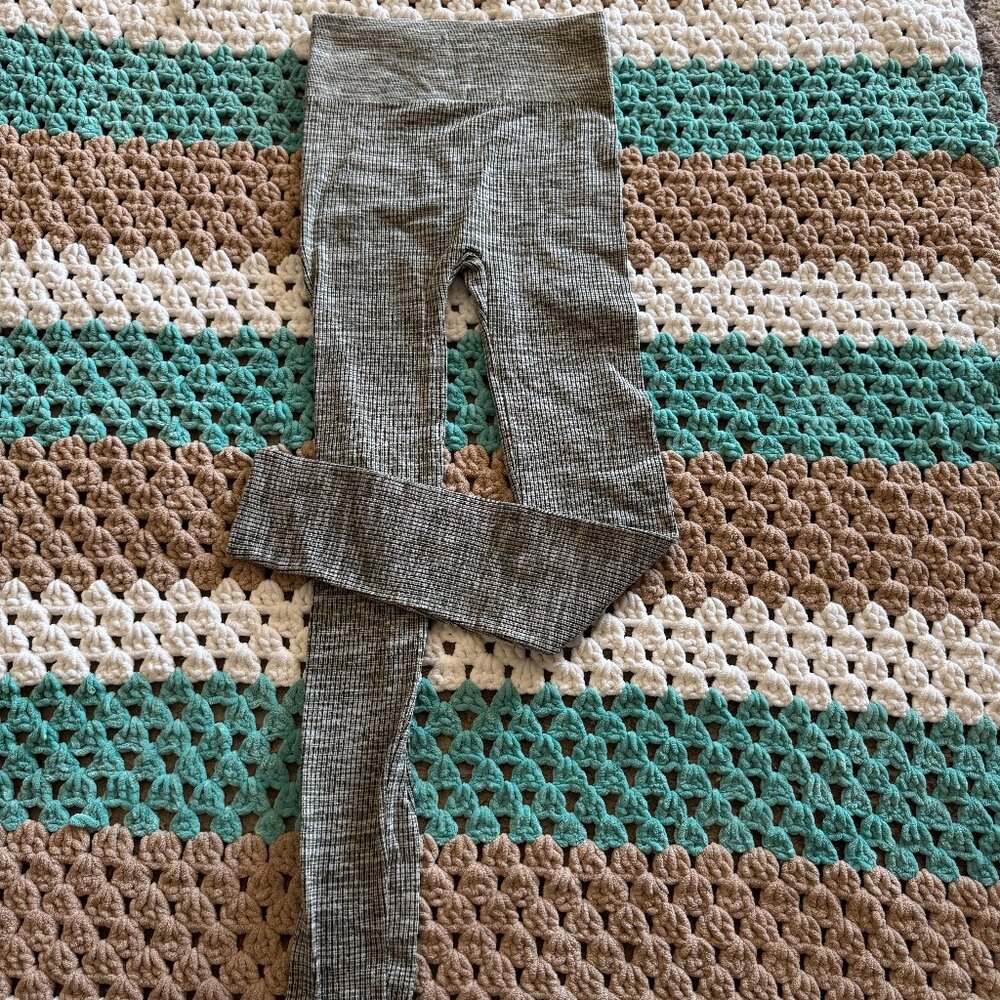 Green Ribbed High Waist Leggings Womans sz L / XL